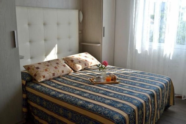 Room 25 of 73