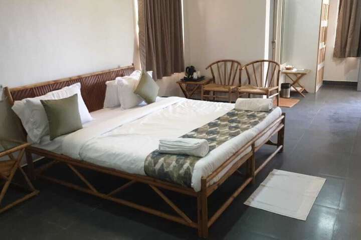 Room 6 of 14