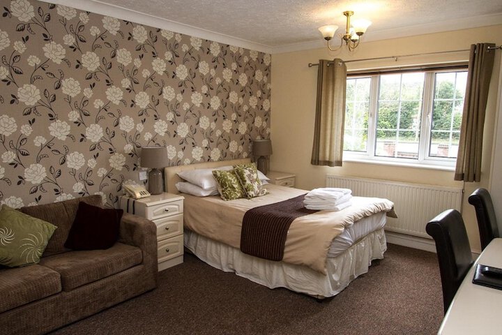 Room 3 of 49