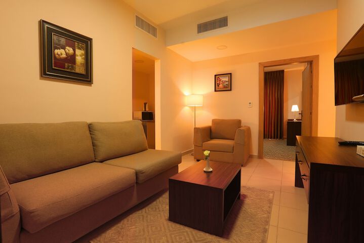 Room 17 of 39