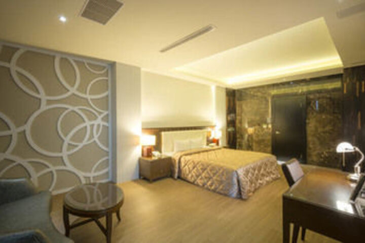Room 40 of 84