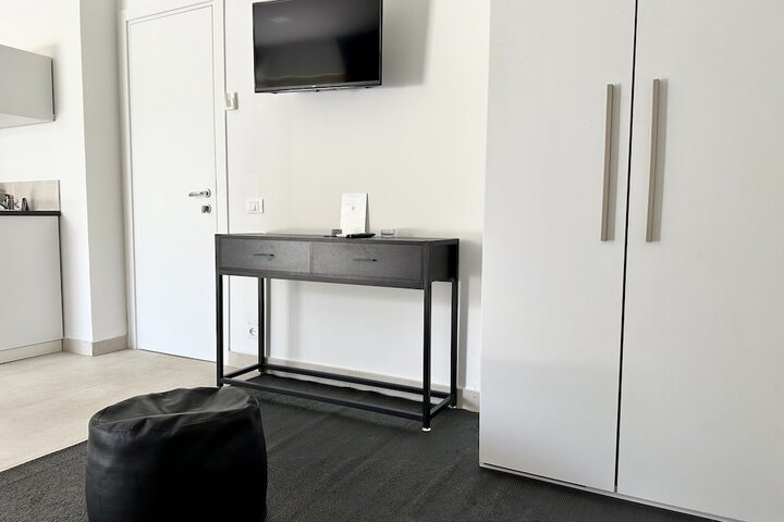 Room 32 of 74