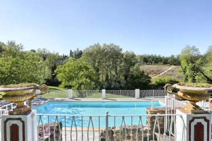 Pool 17 of 25