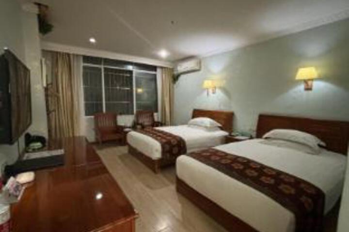 Room 5 of 6