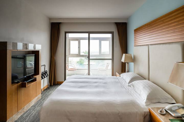 Room 5 of 44