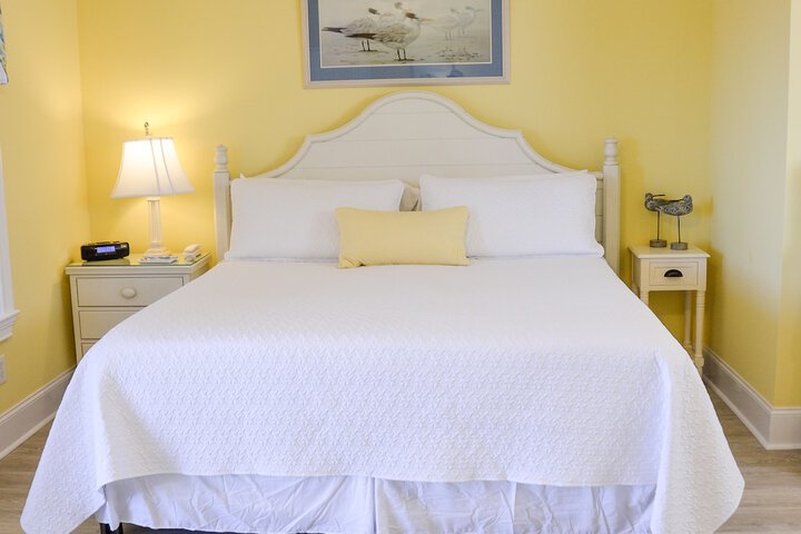 Room 2 of 81