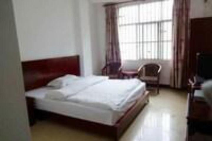 Room 8 of 15