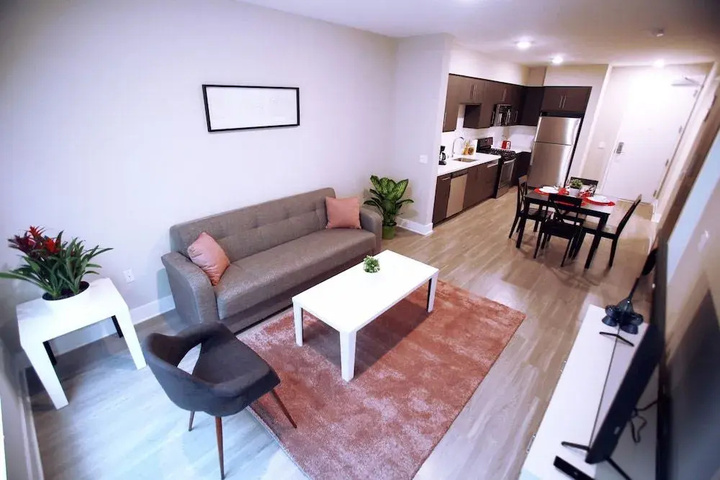 Photo of Hollywood Ace Suites