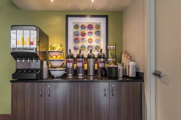 Breakfast/Coffee Service 21 of 35