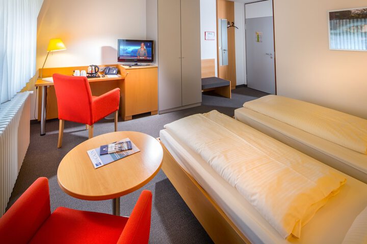 Room 9 of 39
