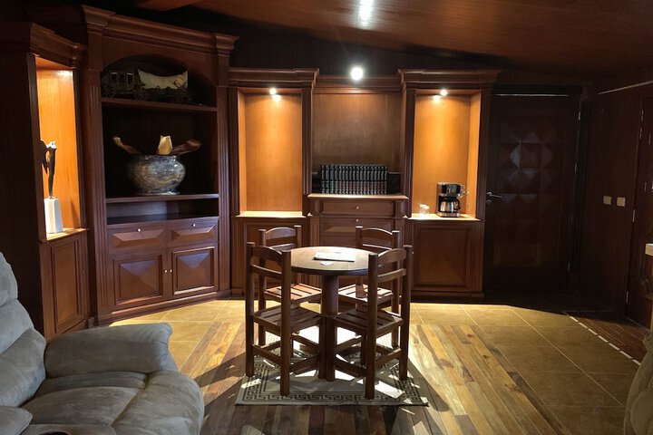Room 42 of 230