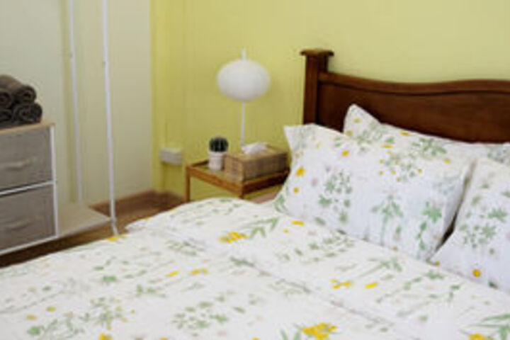 Room 6 of 17