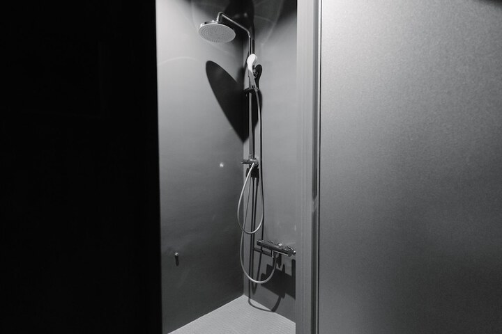 Room 32 of 100