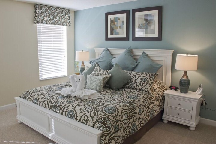 Room 4 of 26