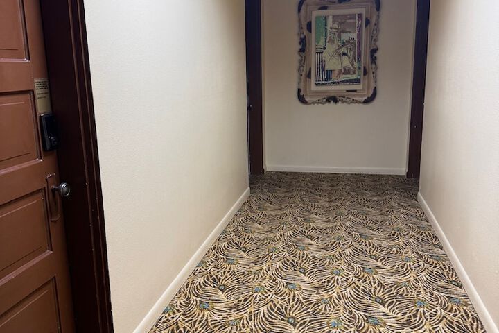 Ballroom/Hall 45 of 52