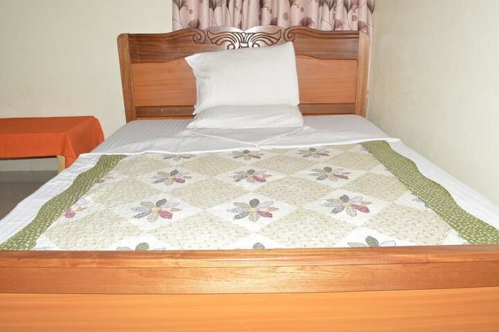 Room 5 of 18