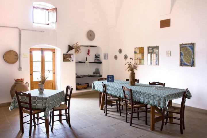 Room 8 of 40