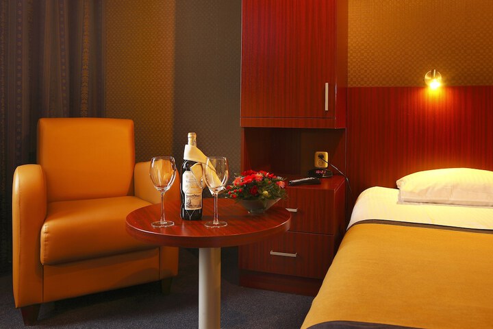 Room 4 of 47