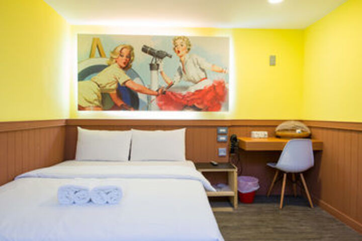 Room 25 of 39