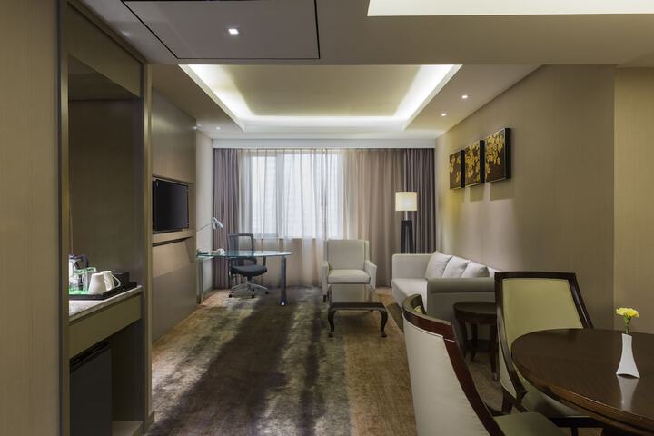 Room 6 of 64