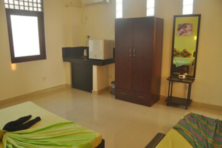Room 17 of 18