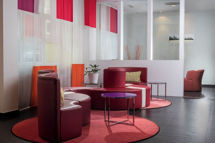 Entrance & Lobby