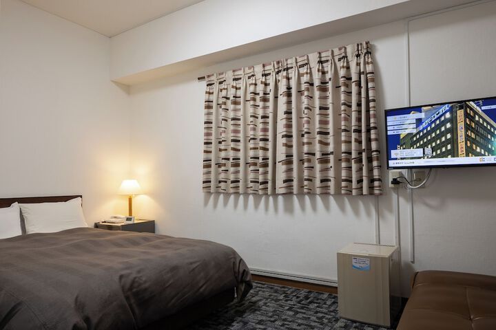 Room 6 of 47