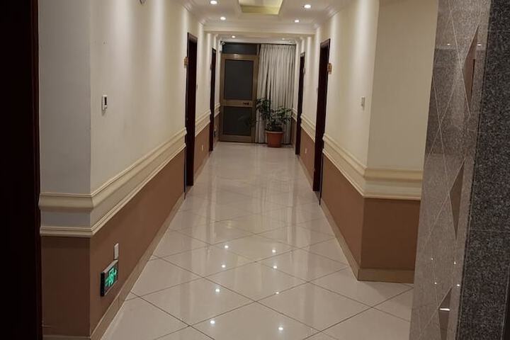 Ballroom/Hall 29 of 32