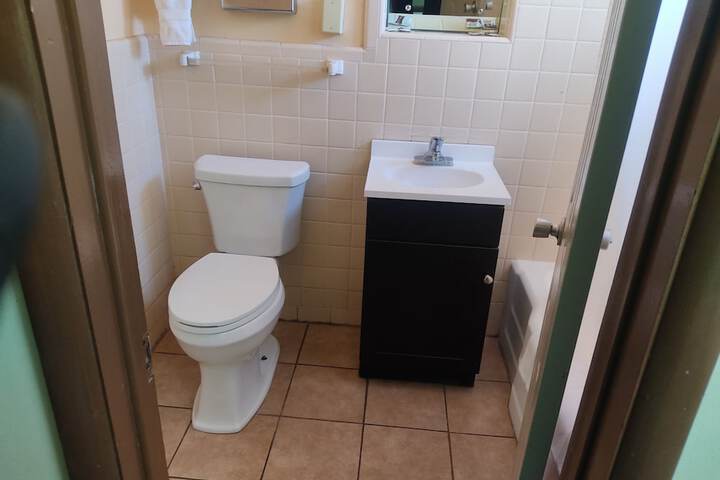 Room 18 of 28
