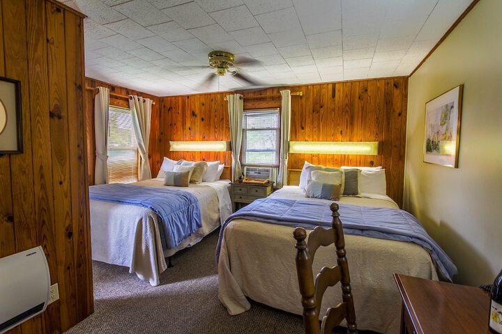 Standard Room, King or Two Doubles (3 of 10)