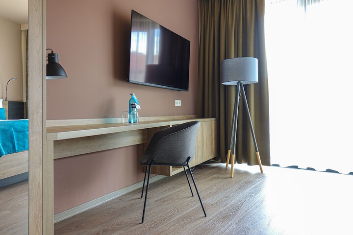 Room 8 of 37