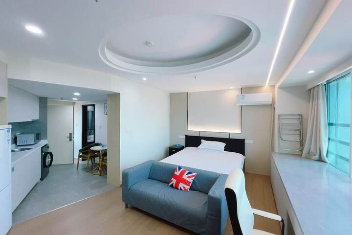 Room 9 of 63