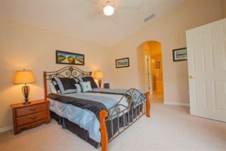 Room 16 of 33