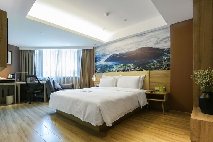 Room 14 of 60