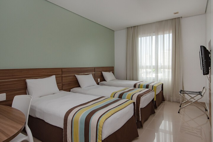 Room 12 of 34