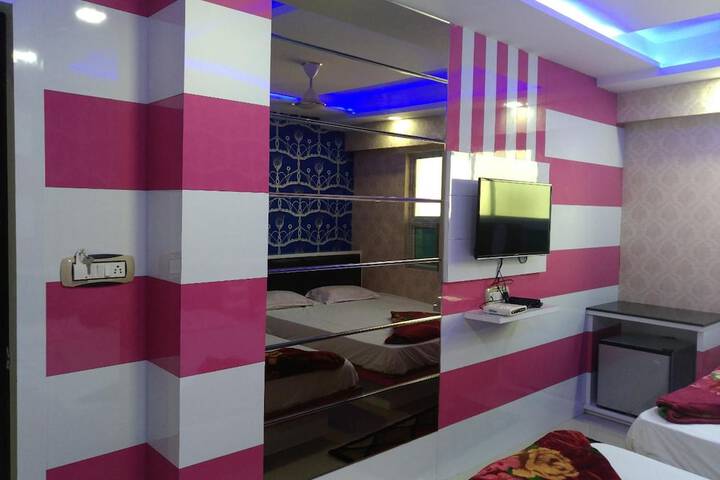 Room 21 of 27