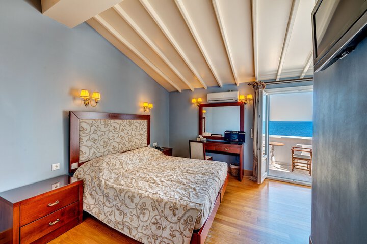 Room 12 of 92