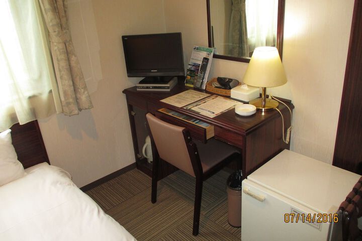 Room 9 of 33