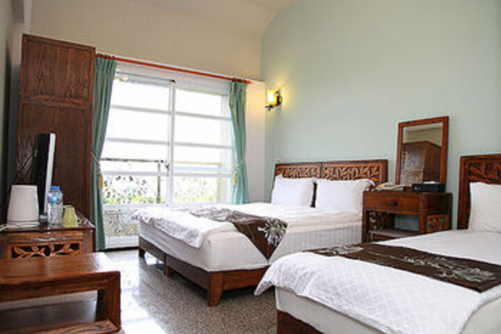 Room 17 of 33