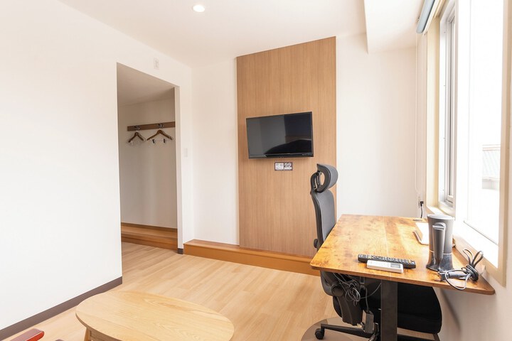 Room 10 of 29