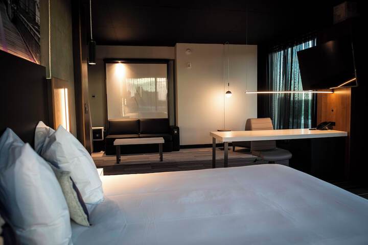 Room 34 of 81