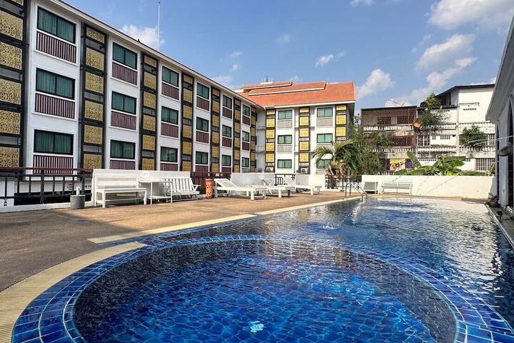 Pool Hotel