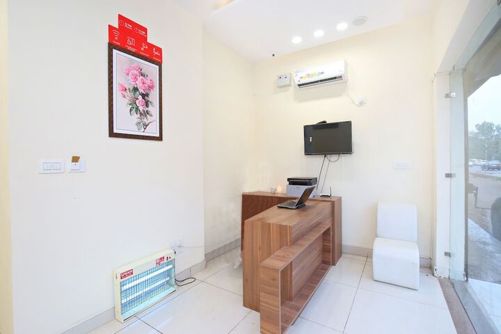 OYO 15975 HOTEL 365