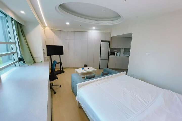 Room 14 of 63