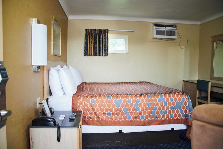 Room 5 of 27