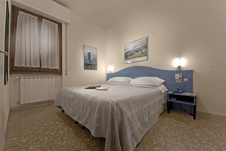 Room 12 of 41