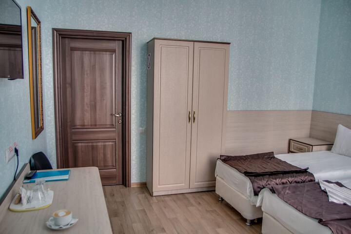Room 10 of 30