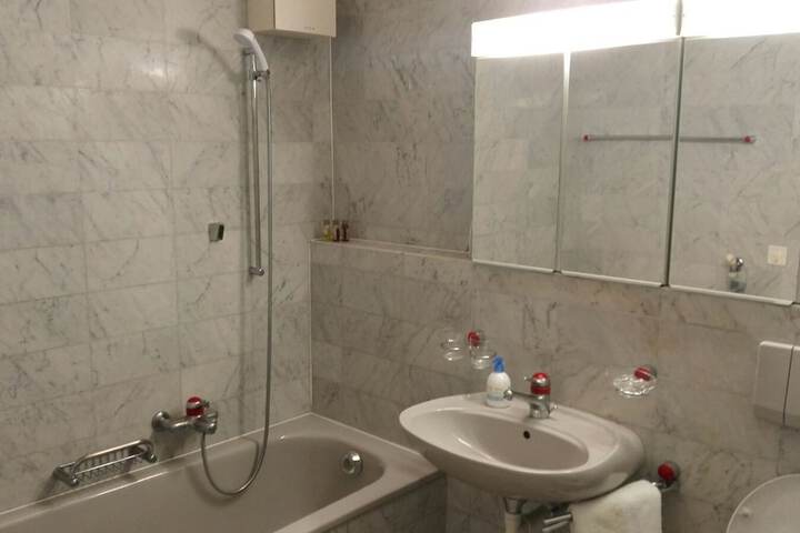 Room 40 of 46