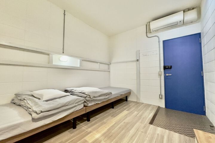 Room 87 of 193