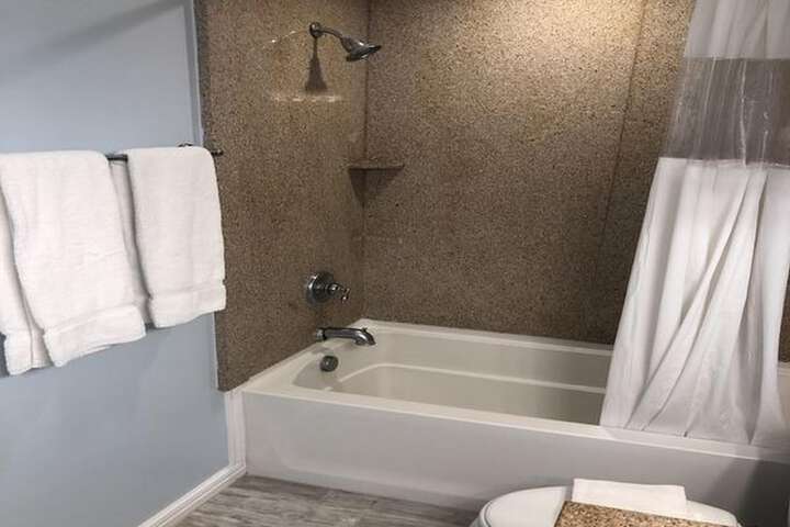 Room 115 of 173